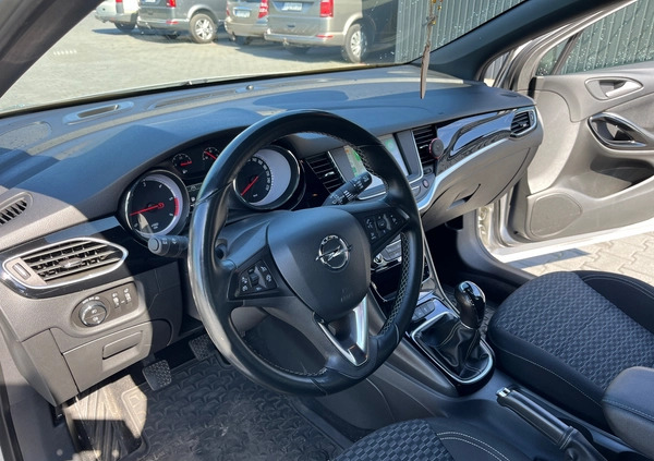 Opel Astra cena 38900 przebieg: 231000, rok produkcji 2016 z Żory małe 106